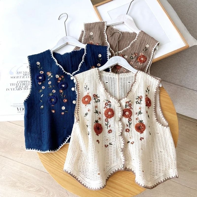Crop Cardigan Vintage - Colete Feminino de Tricô com Bordado
