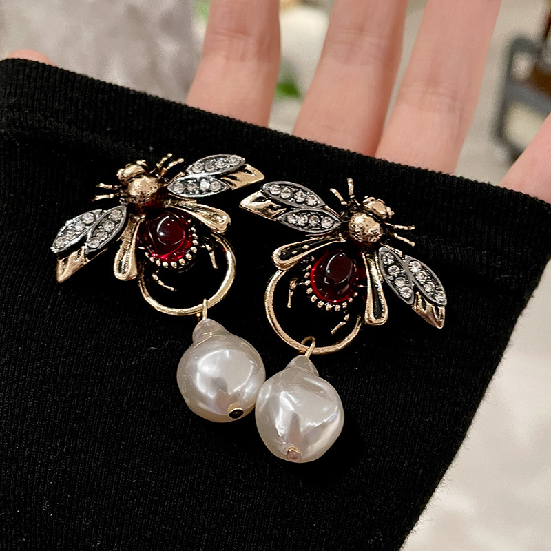 Brincos pendurados de insetos  - Vintage Fashion Bug avaliação e preço
