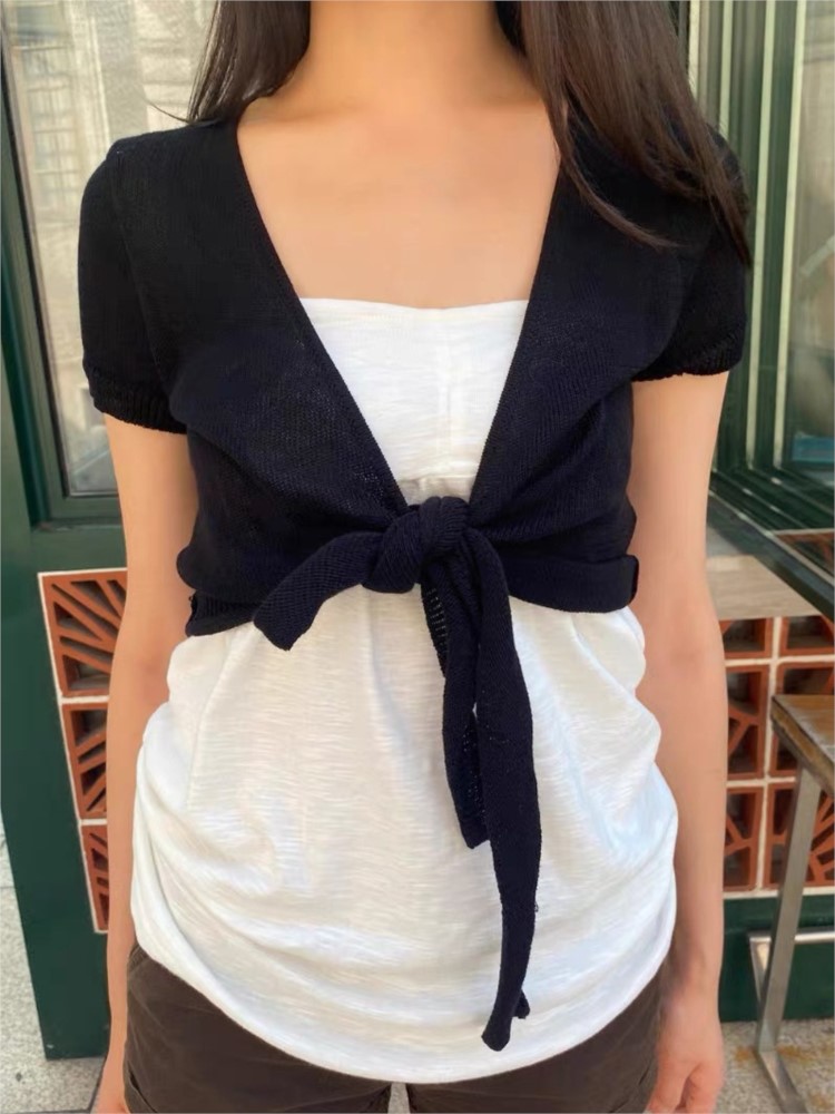 Cardigã Preto Cropped com Cada - Crop Cardigan Vintage avaliação e preço